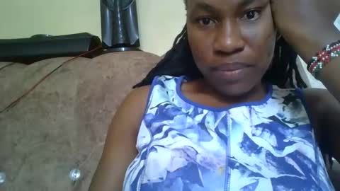 sweetdiva2012 online show from February 5, 7:12 am