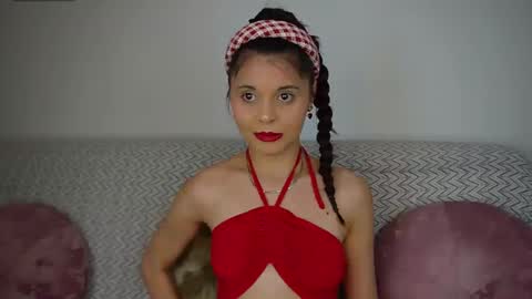 Snapshot of sweetelodie chatting on February 2, 11:18 am elodie online show from February 2, 11:18 am