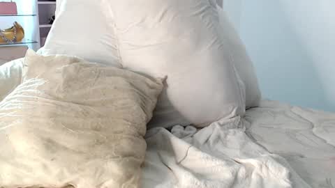 Snapshot of sweetestraincandie chatting on December 4, 8:12 pm miss candie online show from December 4, 8:12 pm