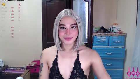 sweetkatniss online show from November 9, 3:21 am