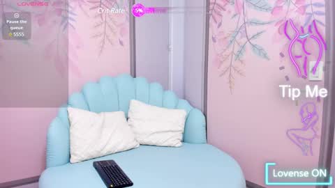 Snapshot of sweetgirl4u_ chatting on February 26, 11:11 am MIA  online show from February 26, 11:11 am