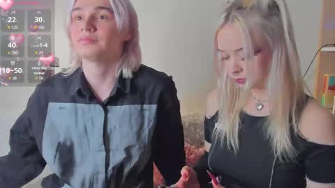 sweethearts_friends online show from April 24, 9:50 pm