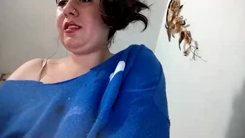 Ana Mara  i cant Make noise My family is here  online show from October 27, 5:07 am