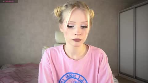 sweetie Lisa3 online show from March 11, 1:56 pm