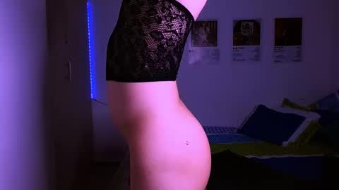 SWEETJAMES  online show from March 4, 8:49 pm