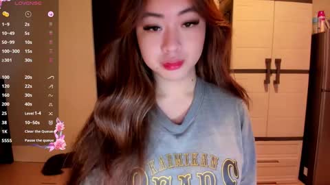 Zoe online show from May 6, 2:17 am