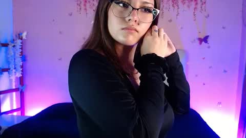 Snapshot of sweetlu_gh chatting on October 17, 7:51 pm Sweetlu online show from October 17, 7:51 pm