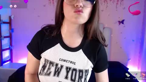 Snapshot of sweetlu_gh chatting on September 9, 7:14 pm Sweetlu online show from September 9, 7:14 pm