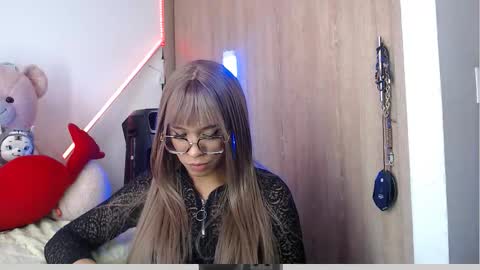 sweetmagic6 online show from March 17, 9:09 pm