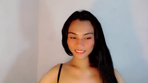 Nia online show from October 22, 5:32 am