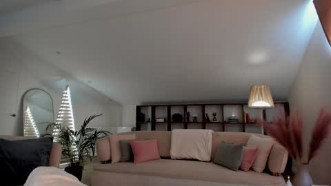 Nicole online show from March 6, 7:29 am