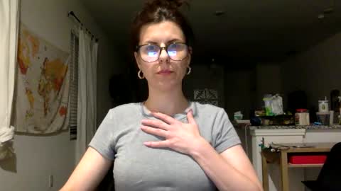 sweetriddance online show from April 8, 2:25 am