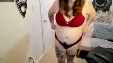 ruby and scarlet online show from March 23, 4:01 pm