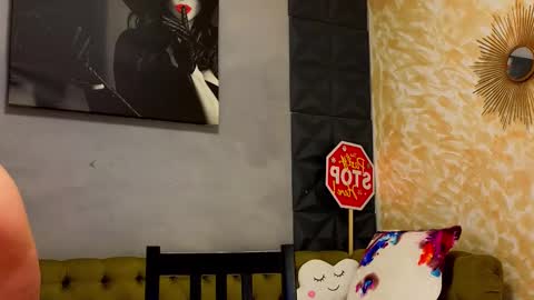 Snapshot of sweetscribe chatting on February 22, 8:50 am SweetScribe online show from February 22, 8:50 am