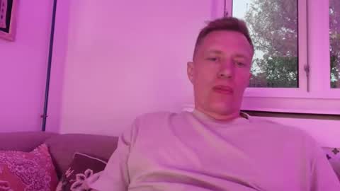 sweetsinner83 online show from May 11, 7:11 pm