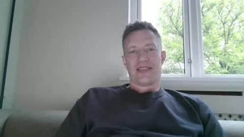 sweetsinner83 online show from May 18, 6:14 pm