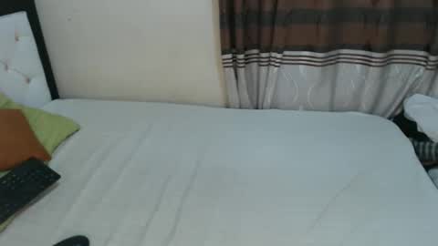 sweetslyvie online show from February 7, 9:12 am