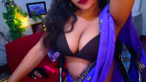 SweetSour online show from November 14, 3:52 am