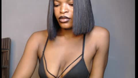 sweetxxboobsx online show from May 12, 8:23 am