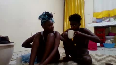 sweety_petite online show from October 20, 11:15 am