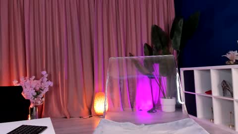 Leya online show from November 20, 5:28 am