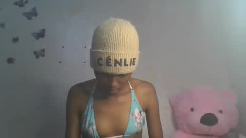 Snapshot of sweetypussy01 chatting on October 29, 7:14 pm sweetypussy01 online show from October 29, 7:14 pm