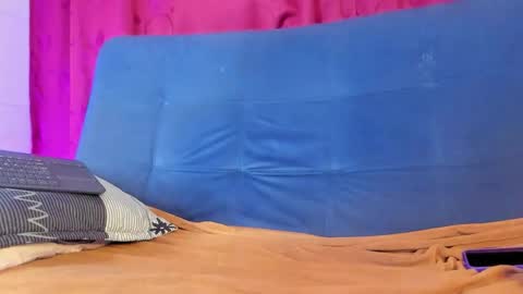 tina 3 online time from 9  to 4  online show from February 12, 2:04 am