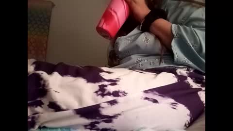 swollenclitneedsdad online show from November 8, 4:48 am