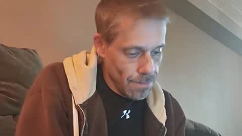 swontguy2025 online show from December 28, 4:41 am