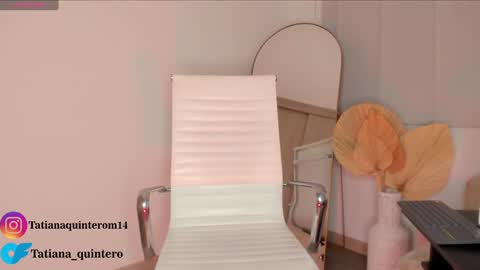 Snapshot of swt_molly chatting on December 13, 4:11 am Molly  online show from December 13, 4:11 am