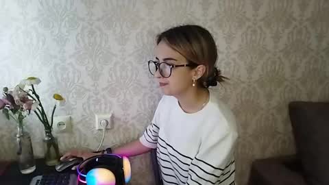 Emily online show from May 29, 3:54 pm