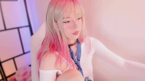 Snapshot of ta_miau chatting on September 21, 8:24 pm Nice to meet you I am Mia3 online show from September 21, 8:24 pm