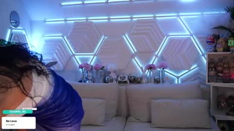 TAANNI online show from May 26, 8:15 pm