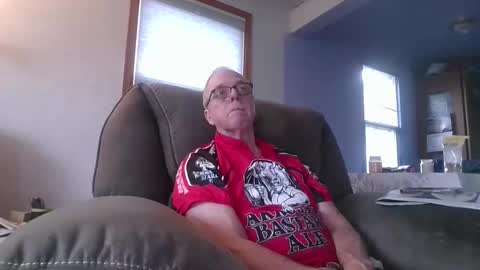 tacrunner66_ online show from November 23, 7:01 pm