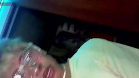 taichi online show from December 17, 12:06 am