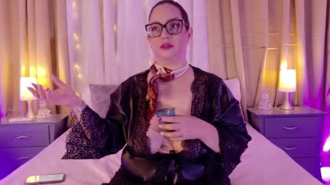 tali  online show from April 14, 7:39 pm