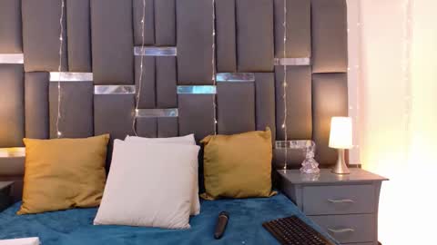 tali  online show from February 26, 7:50 pm