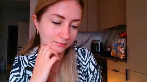  Kira  online show from February 4, 7:01 am