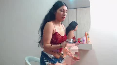 Hi im sara online show from April 6, 1:01 pm