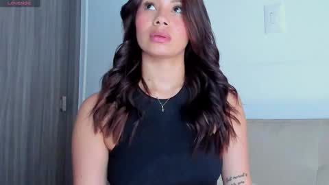 Snapshot of tamara_serra__ chatting on October 18, 8:02 pm TAMARA SERRA online show from October 18, 8:02 pm