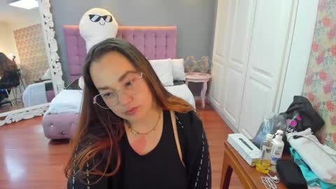 Snapshot of tammyparker_ chatting on September 23, 4:28 am Tammara  online show from September 23, 4:28 am