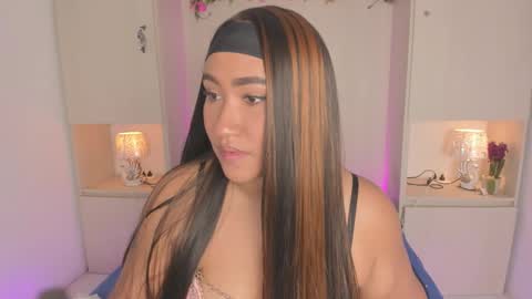  T A R A  online show from February 1, 4:09 am