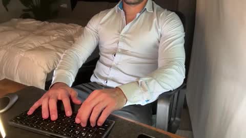 tarquit8 online show from May 23, 9:55 pm