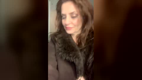 Apple Jucy online show from March 6, 7:07 am