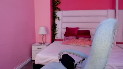 tatiana_arboleda online show from April 10, 3:23 am