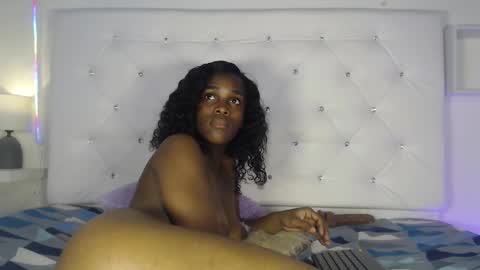 Snapshot of tatixxxvega chatting on October 4, 5:55 pm tatix online show from October 4, 5:55 pm