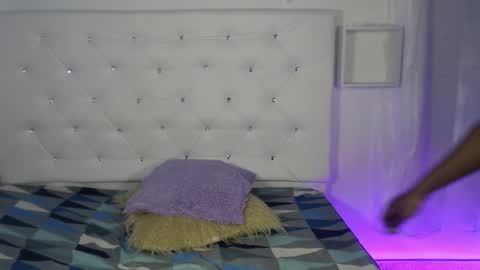 Snapshot of tatixxxvega chatting on October 9, 2:33 pm tatix online show from October 9, 2:33 pm