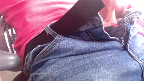 Snapshot of tatted420stoner chatting on October 8, 2:56 pm tatted420stoner online show from October 8, 2:56 pm