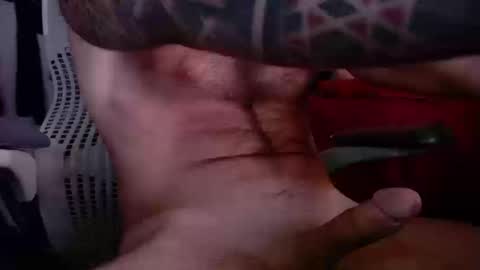 Snapshot of tatted420stoner chatting on September 30, 4:01 am tatted420stoner online show from September 30, 4:01 am