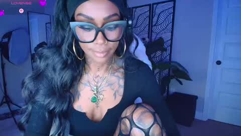 Tatted Queen online show from May 4, 8:59 pm